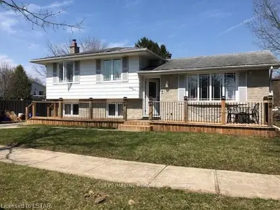 33 WINDING Way, London North, ON N6G 3E9