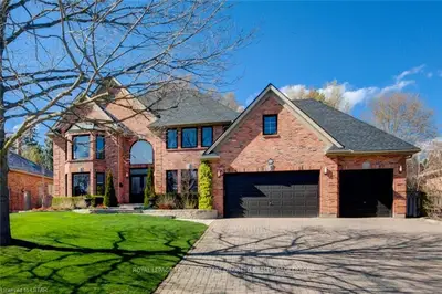 14 Old Mill Court, London South, ON N6K 4H6