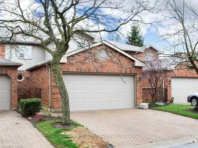70 SUNNYSIDE Drive 19, London North, ON N5X 3W4