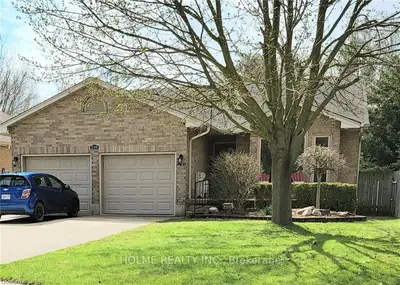 210 DERUITER Drive, Strathroy-Caradoc, ON N7G 4A6