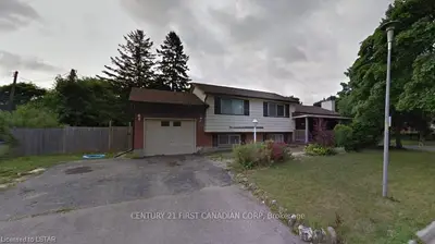 2 ALMOND Road, London South, ON N5Z 4C2