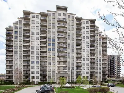 1030 CORONATION Drive 211, London North, ON N6G 0G5