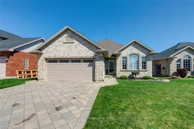 77 LAURA Lane, Strathroy-Caradoc, ON N7G 4K9