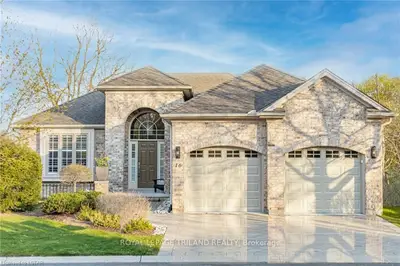1890 RICHMOND Street 16, London North, ON N5X 4J2