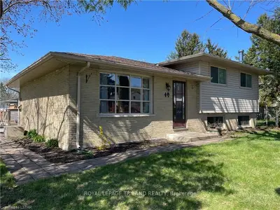 49 Frobisher Crescent, London East, ON N5V 1G7