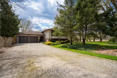 22095 GIBSON Road, Strathroy-Caradoc, ON N0L 1W0