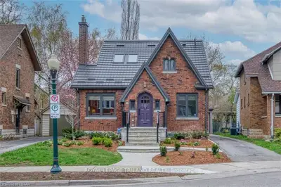 9 CLENRAY Place, London East, ON N6A 3Y9