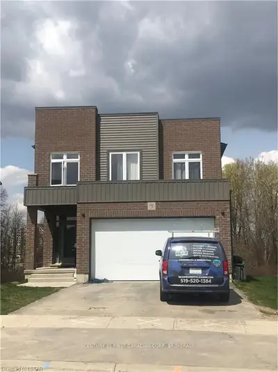 1390 SANDBAR Street, London North, ON N6G 0S7