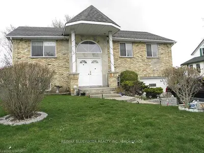 225 DEACON Street, Lambton Shores, ON N0M 2N0