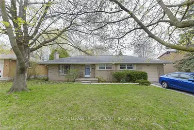 49 WYCHWOOD Park, London North, ON N6G 1R4