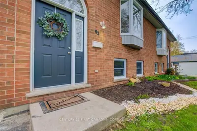 92 HEAD Street S, Strathroy-Caradoc, ON N7G 2K9