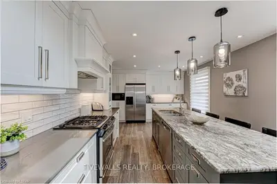 71 BARTLETT Crescent, London South, ON N6K 1W3