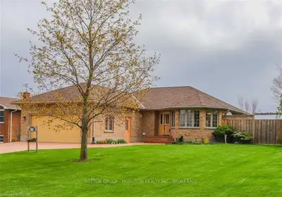 39 ANN Street, Lambton Shores, ON N0M 1B0