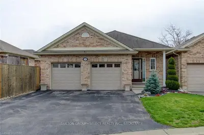 375 SCOTT Street E 46, Strathroy-Caradoc, ON N7G 4G7