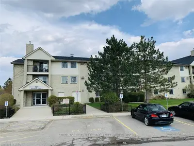 729 DEVERON Crescent 101, London South, ON N5Z 4X5