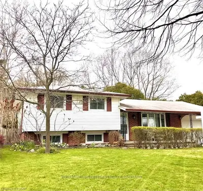 31 SOUTHWOOD Crescent, London South, ON N6J 1S8