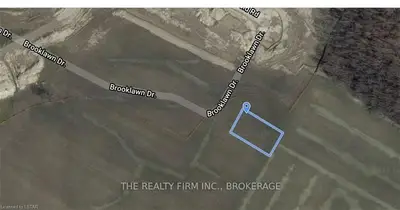 83 DEERFIELD Road, Lambton Shores, ON N0M 1T0