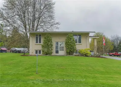 203 WARD Street, Southwest Middlesex, ON N0L 2N0