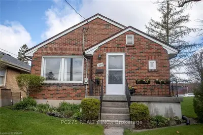 1244 DUNDAS Street, London East, ON N5W 3B2