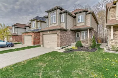 2006 DENVIEW Avenue, London North, ON N6G 0G3