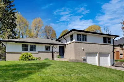 422 PINETREE Drive, London North, ON N6H 3M8