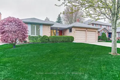 26 SHETLAND Crescent, London North, ON N5X 3P9