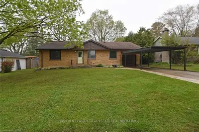 44 FORD Crescent, London North, ON N6H 1H9