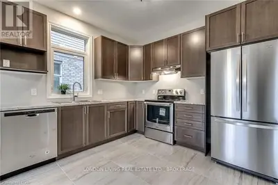 2974 Tokala Trail, London North, ON N6G 0S6