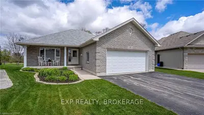 10 Scourfield Drive, Ingersoll, On N5c 1e1