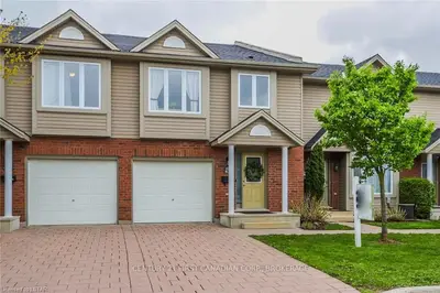 780 FANSHAWE PARK Road E 42, London North, ON N5X 1L5