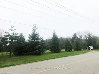 24321 Saxton Road, Strathroy-caradoc, On N7g 3h4