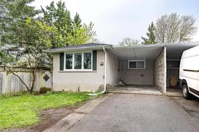 692 Sevilla Park Place, London East, ON N5Y 4J1
