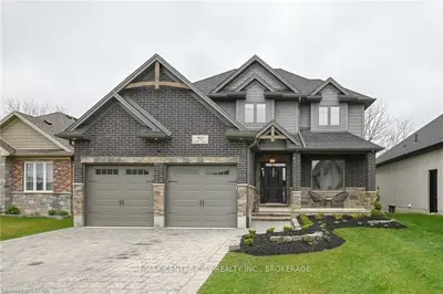 90 KEMP Crescent, Strathroy-Caradoc, ON N7G 0G3