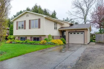 515 PAMELA Drive, Strathroy-Caradoc, ON N0L 1W0