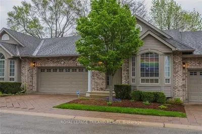 1574 RICHMOND Street 8, London North, ON N6G 5H7