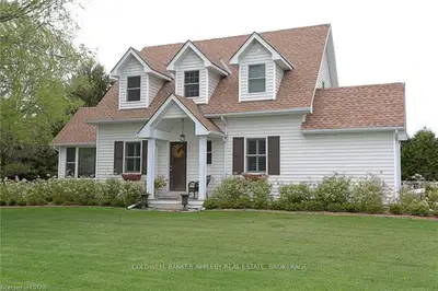 9888 LEONARD Street, Lambton Shores, ON N0M 1T0
