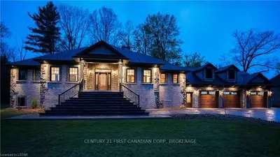 9082 FERNE Drive, Strathroy-Caradoc, ON N0L 1W0