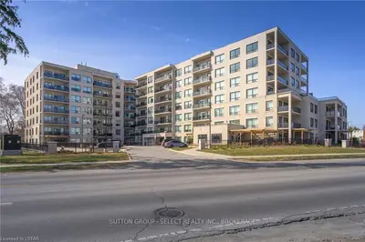 1200 COMMISSIONERS Road W 404, London South, ON N6K 0J7