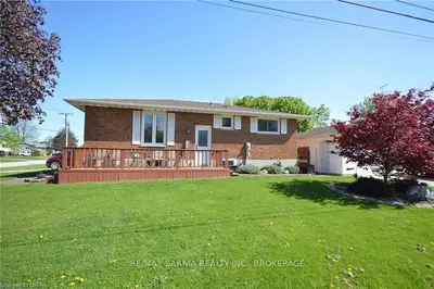 65 MAC HENRY Street, Lambton Shores, ON N0N 1J0