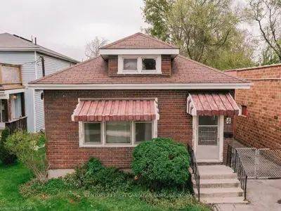 4 BRISCOE ST W Street, London South, ON N6J 1L6
