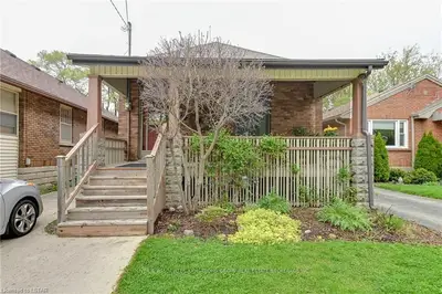 632 EMERY Street E, London South, ON N6C 2G4