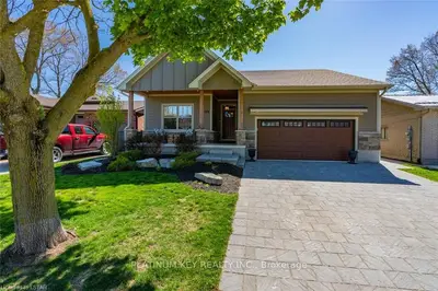 170 SOUTHFIELD Drive, Strathroy-Caradoc, ON N7G 3V4