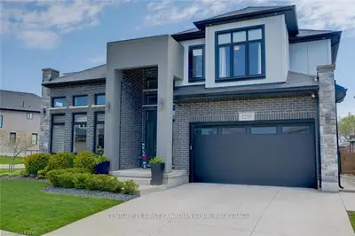 2299 BUROAK Drive, London North, ON N6G 5B6