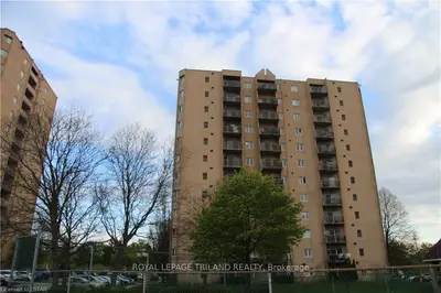 858 COMMISSIONERS Road E 602, London South, ON N6C 5Y5