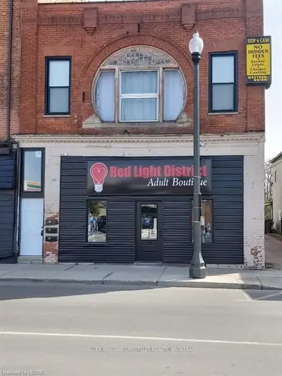 692 Dundas Street, Woodstock, On N4s 1e6