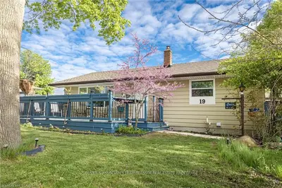 19 JEFFERSON Street W, Lambton Shores, ON N0N 1J0