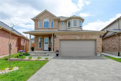 3331 JINNIES Way, London South, ON N6L 0C5