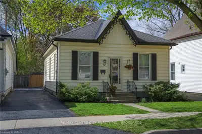 61 ASKIN Street, London South, ON N6C 1E5