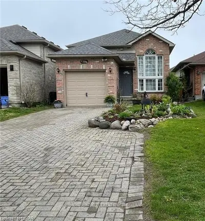 1396 BAYCLIFFE Place, London East, ON N5Y 5N5