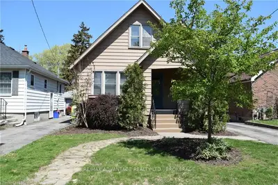 36 EASTMAN Avenue, London East, ON N5W 2M2